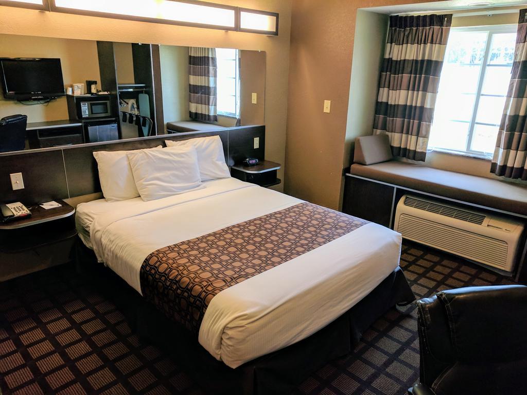 Microtel Inn And Suites Монтгомері Екстер'єр фото